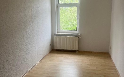 3 ZBK in Chemnitz * Bad mit Wanne und Fenster* und EBK*