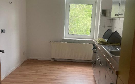 3 ZBK in Chemnitz * Bad mit Wanne und Fenster* und EBK*