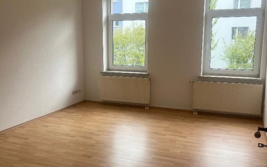 3 ZBK in Chemnitz * Bad mit Wanne und Fenster* und EBK*