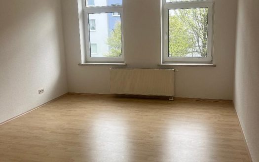 3 ZBK in Chemnitz * Bad mit Wanne und Fenster* und EBK*