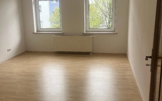 3 ZBK in Chemnitz * Bad mit Wanne und Fenster* und EBK*