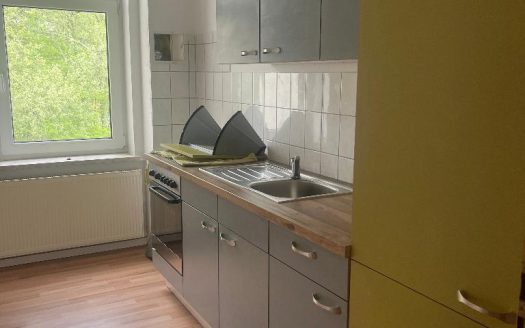 3 ZBK in Chemnitz * Bad mit Wanne und Fenster* und EBK*