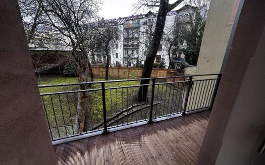 Traumhafte Denkmal-Wohnung mit Lift, Balkon, Parkett, Design Bad