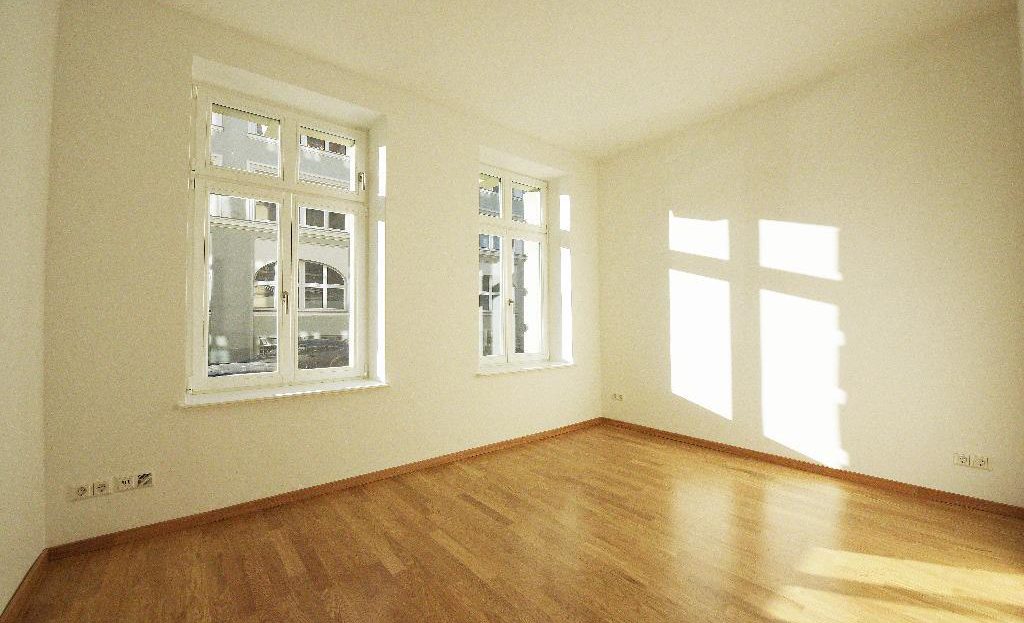 ERSTBEZUG nach Denkmalsanierung 3 Zimmer Dachgeschoss auf 2 Ebenen * ab 1.6.2026 * - Foto 2