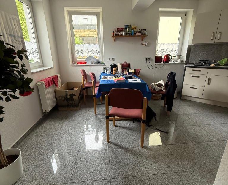 Zentrumsnah Wohnen * Maisionette * im Hinterhaus * Stellpaltz * - Foto 4