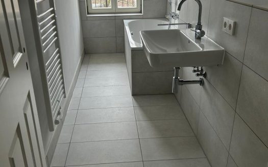 Hochwertige 4 Zimmer in Süden mit Balkon #Fussbodenheizung #2 Bäder#Lift