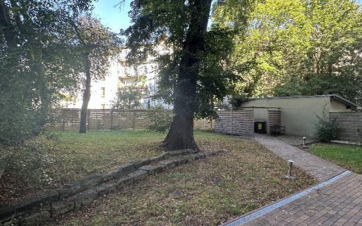 Traumhafte Denkmal-Wohnung mit Lift, Balkon, Parkett, Design Bad