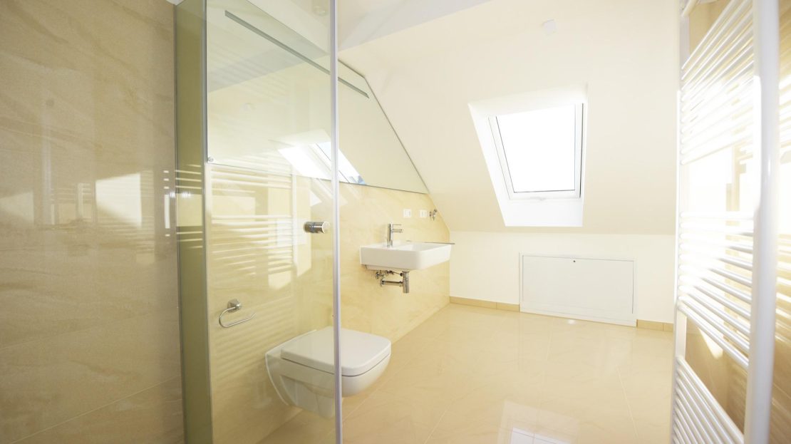 NEU – Hochwertige DG-Wohnung im Leipziger Süden – 2 Terrassen * PKW-Stellplatz - Photo 2