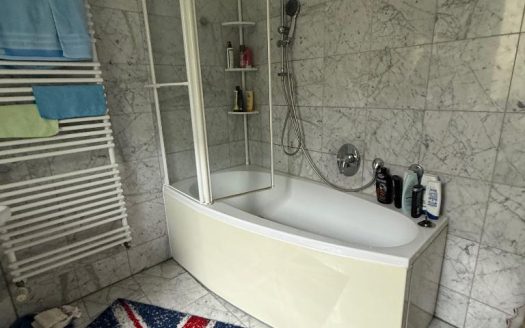 Zentrumsnah Wohnen * Maisionette * im Hinterhaus * Stellpaltz *